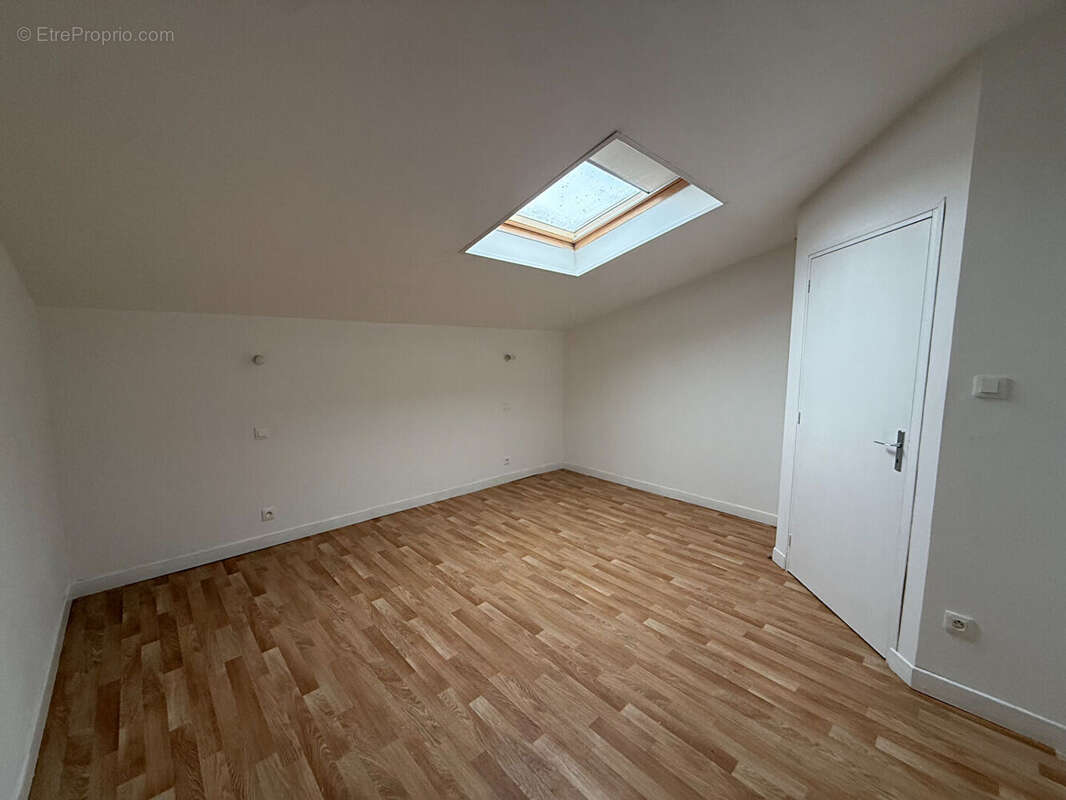 Maison à POURU-SAINT-REMY