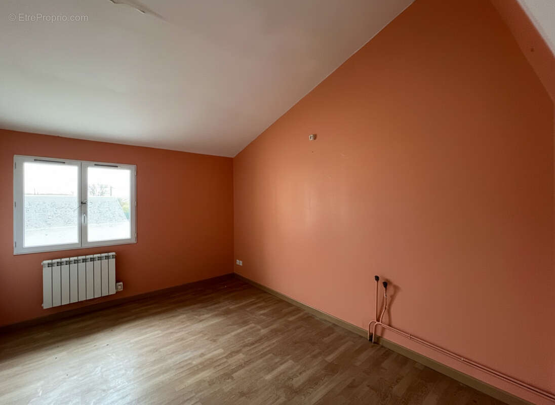 Maison à CHAMPROND-EN-GATINE