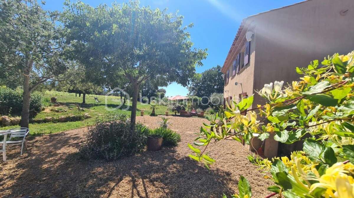 Maison à LA GARDE-FREINET