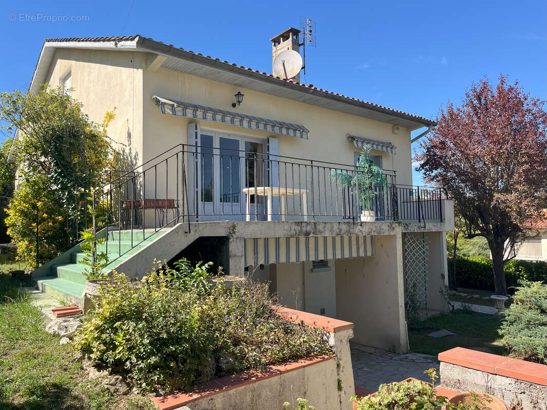 Maison avec jardin et garage - photo 3