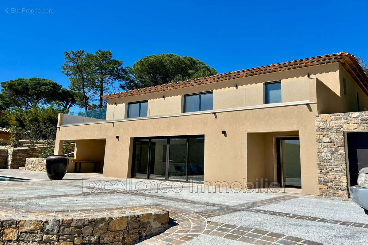 Maison à PLAN-DE-LA-TOUR