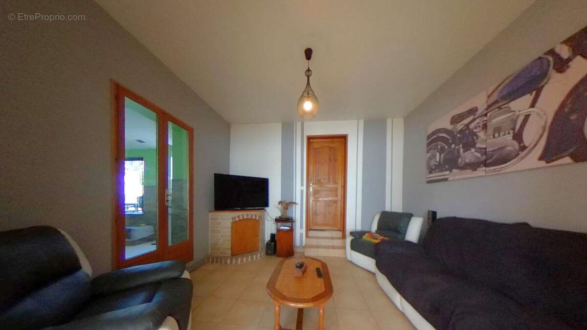Maison 6 pièces / 174 m² / 199 000 EUR / PUISIEUX - photo 8