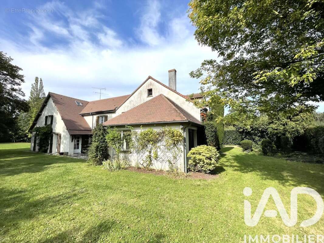 Maison 372 m² à Saint-Hilarion  - photo 2