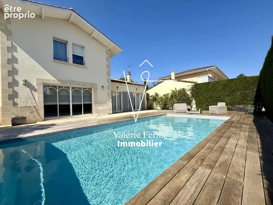 Elégante Maison Familiale: 5 chambres, Double-garage- Proche Golf Bordelais-Bordeaux - photo 2
