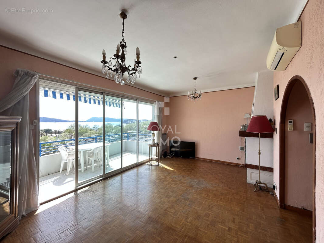 Mourillon front de mer dernier etage t4 90 m2 vue mer + double garage + parking - photo 3