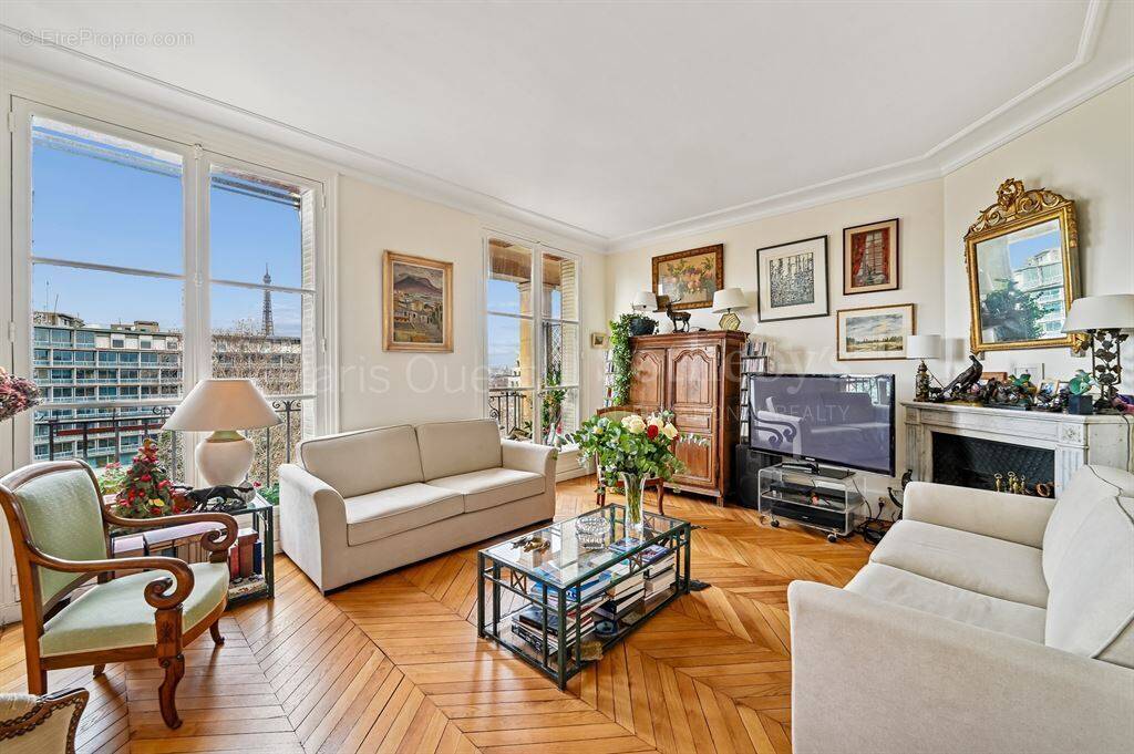 Appartement à PARIS-7E