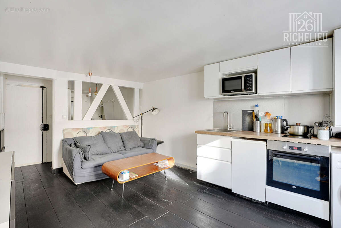Appartement à PARIS-10E