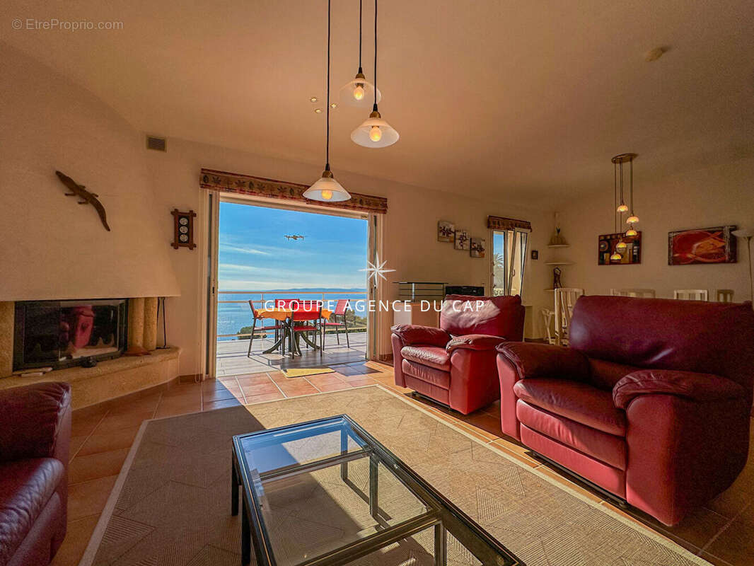 Maison à LES ISSAMBRES