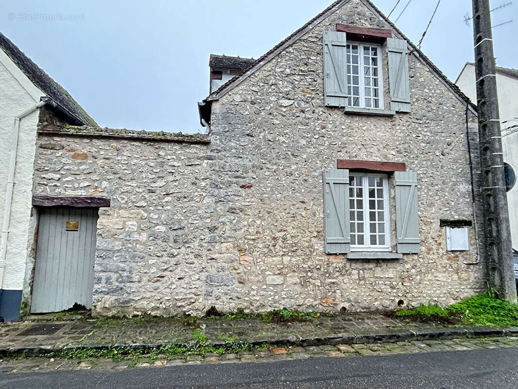 Maison à GREZ-SUR-LOING