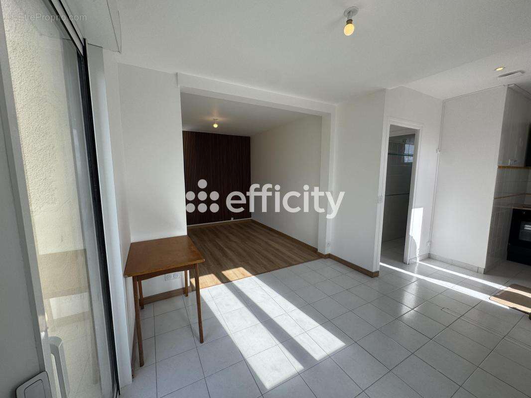 Maison 37 m² à Saint-Come-De-Fresne  - photo 7