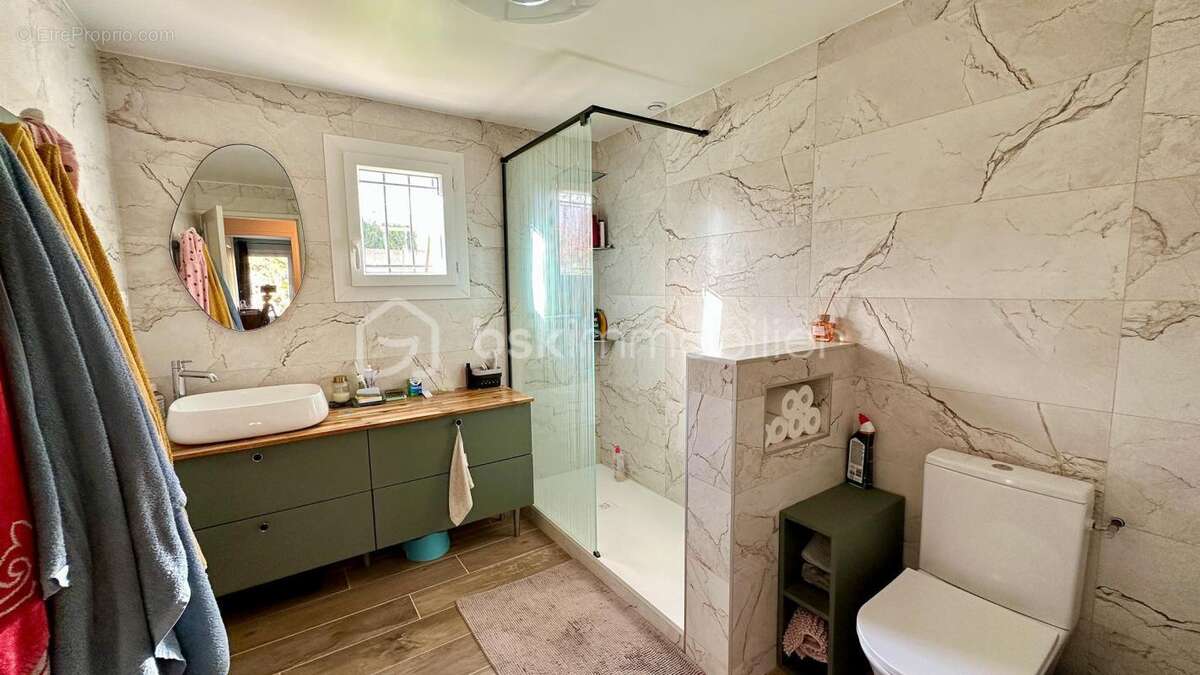 Maison à CLOS-FONTAINE