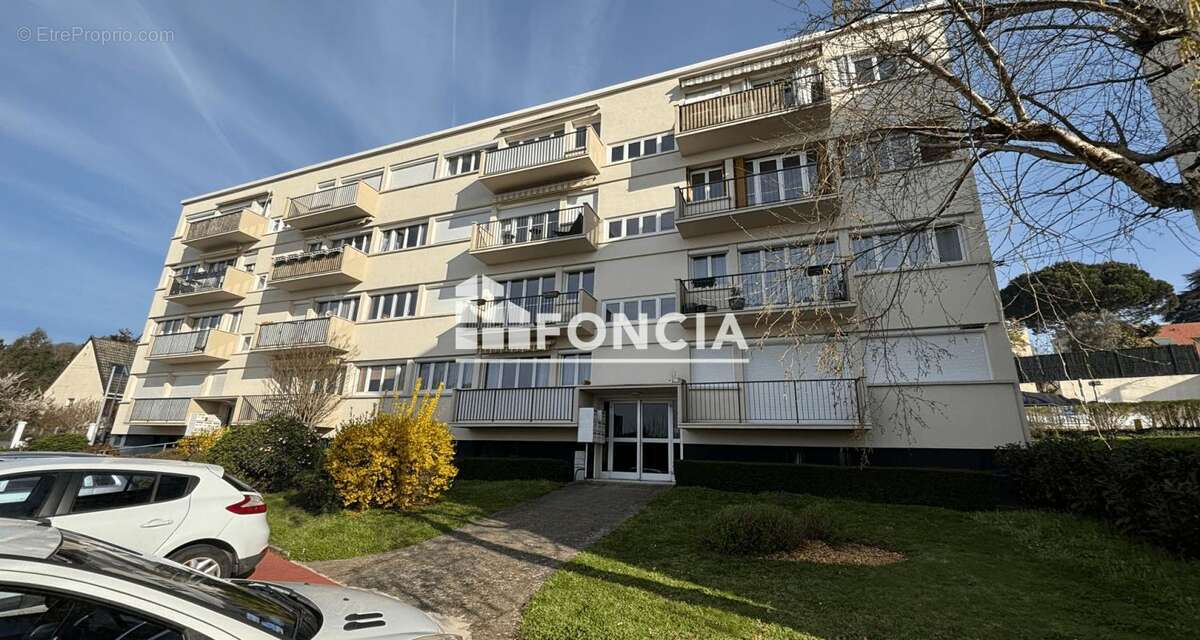 Appartement à VERRIERES-LE-BUISSON
