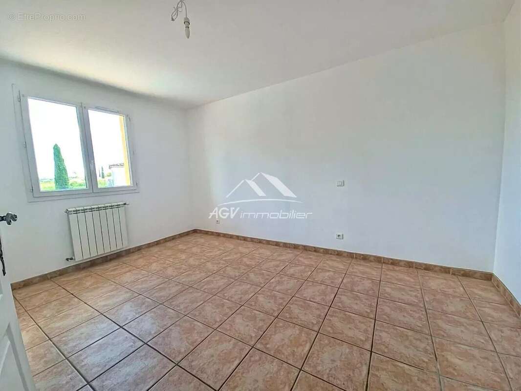 Maison à SAINT-HILAIRE-DE-BRETHMAS