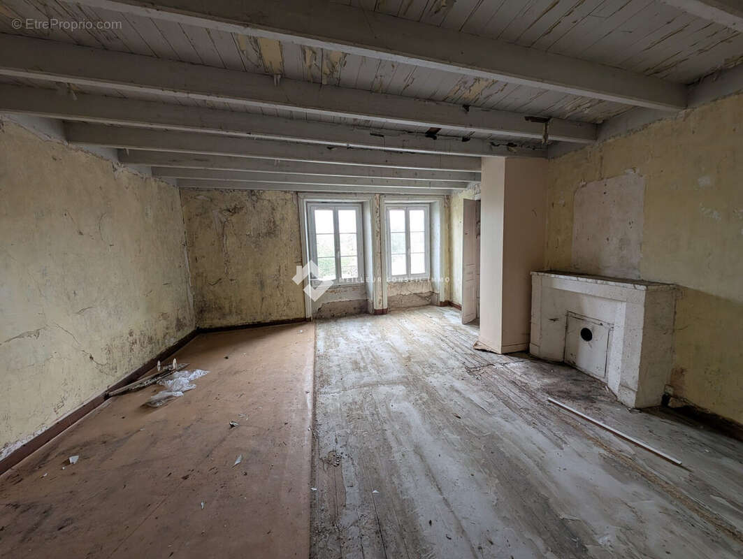 Maison 140 m² à Latille  - photo 2