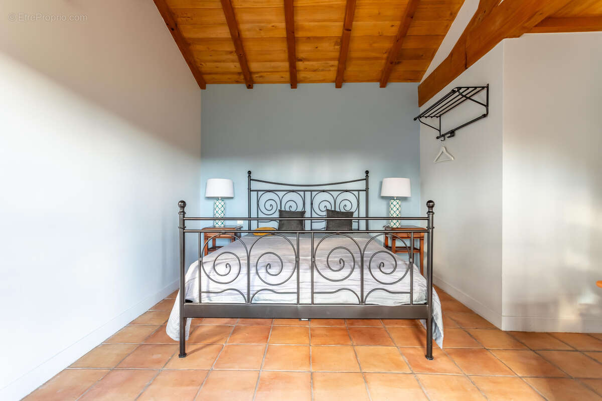 Maison de campagne avec annexe, piscine, dépendances et terrain - photo 28