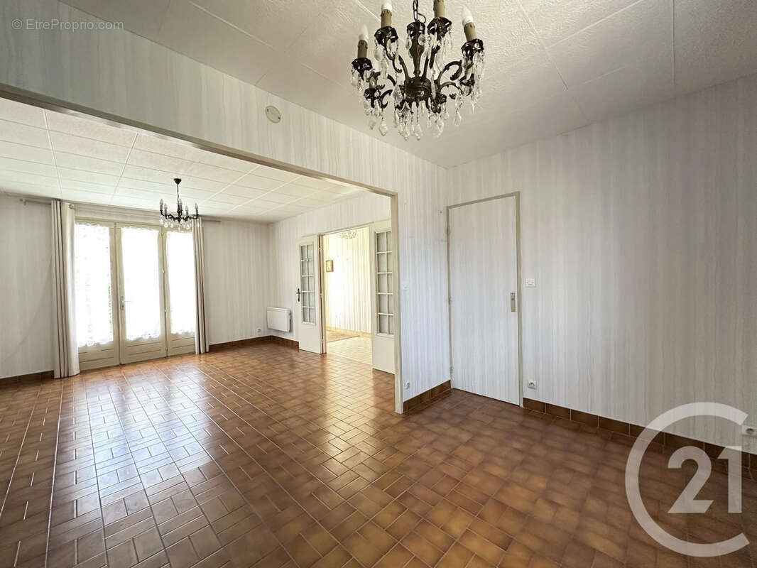 Maison à CHAPELLE-ROYALE