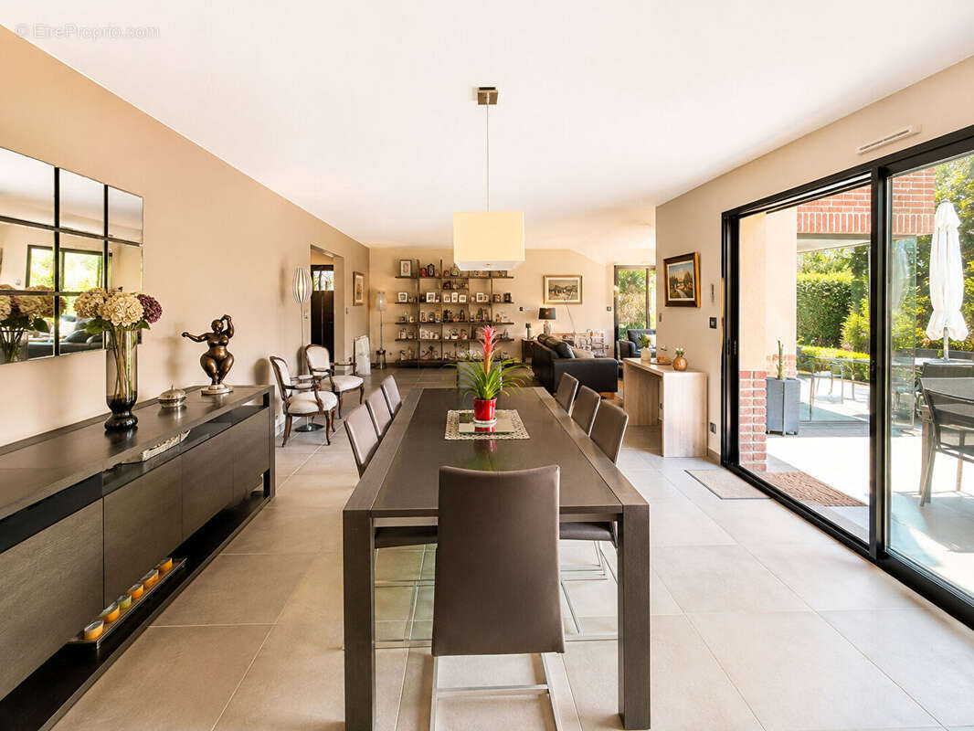 Villa familiale de 220m2 au coeur du Golf de Mérignies - photo 4