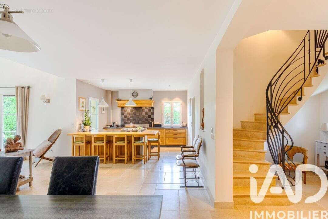 Maison 189 m² à Bethemont-La-Foret  - photo 6