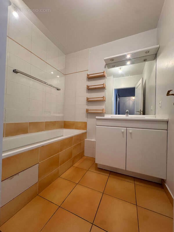 Appartement à PARIS-19E