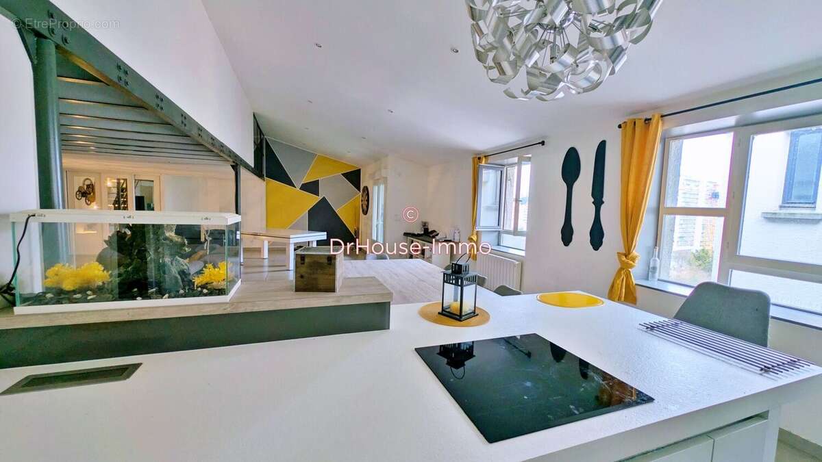 Appartement à SAINT-ETIENNE