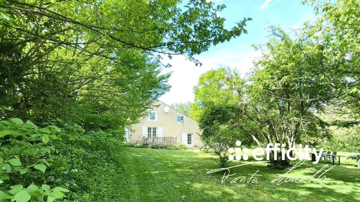 Maison à DOIX