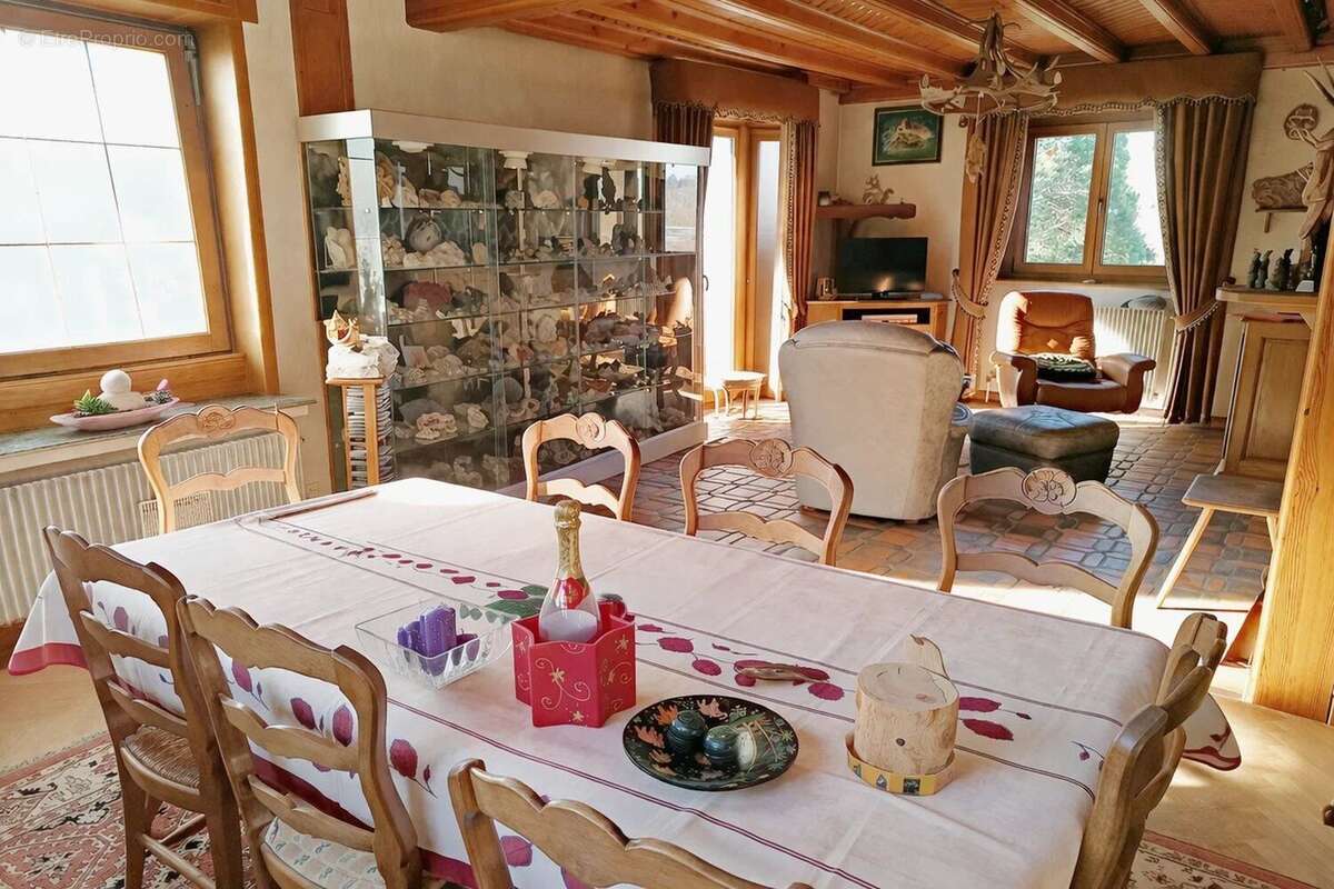 Maison à ETIVAL-CLAIREFONTAINE