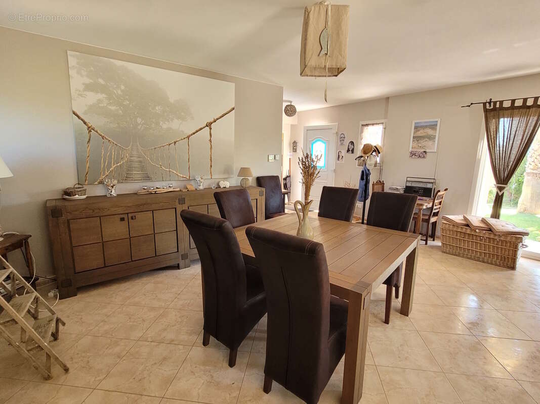 Maison à SAINT-GENIES-DE-FONTEDIT