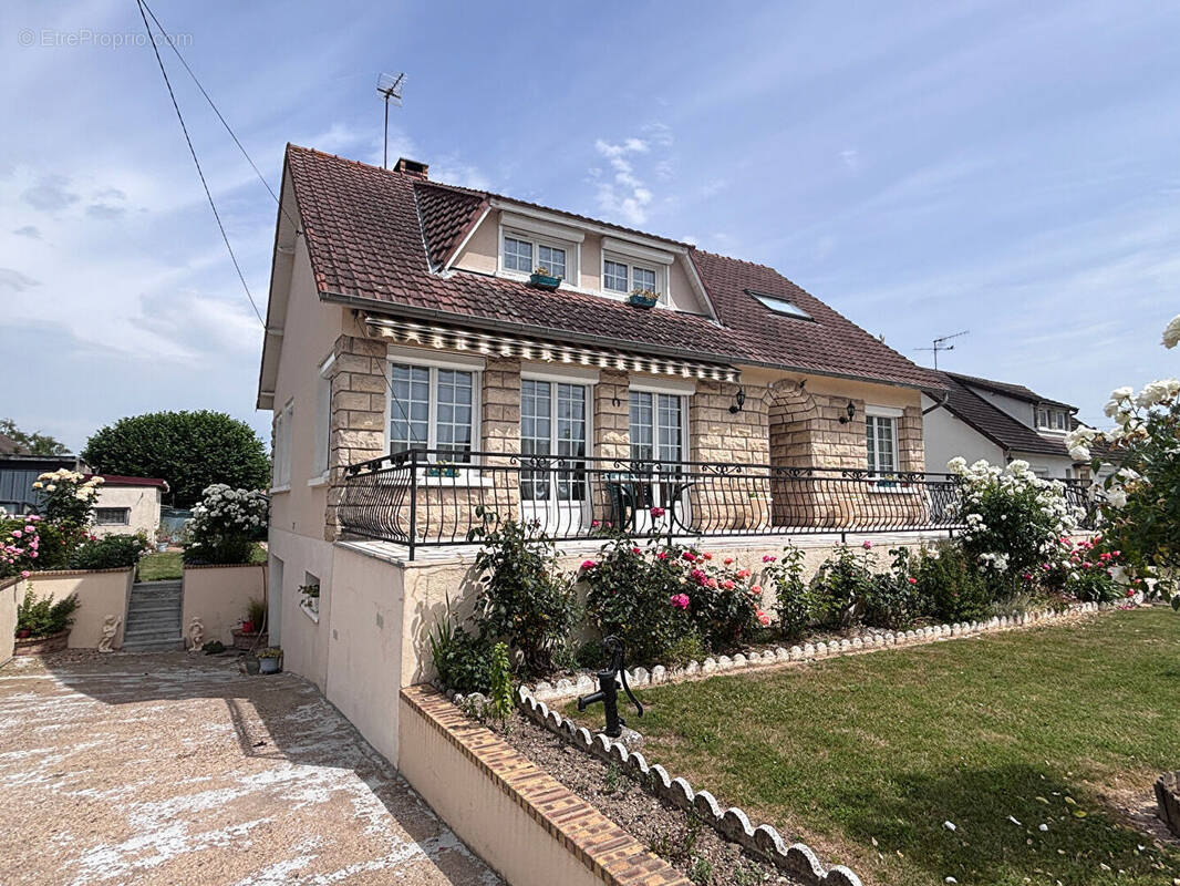 Maison à AUBEVOYE