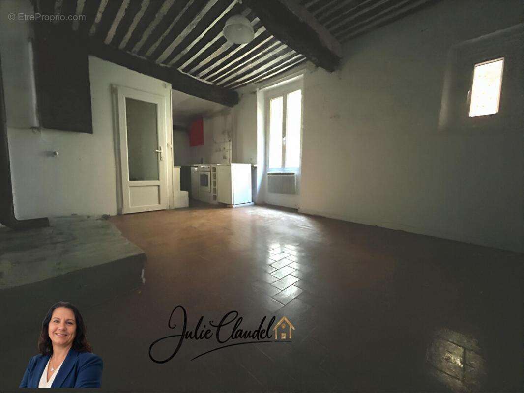 Maison à CHATEAUDOUBLE