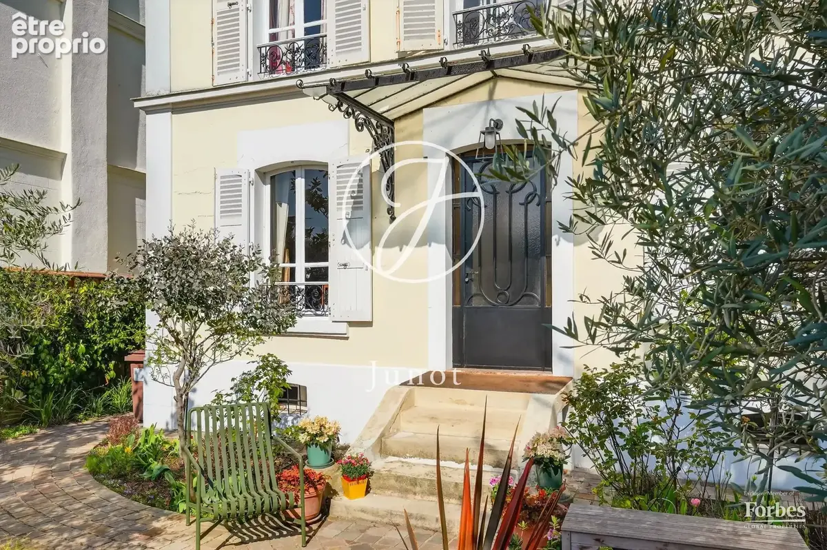 Le Vésinet - CENTRE-VILLE - Maison + Dépendance 26m² - 4 chambres - 166m²  - Terrain 522m² - photo 19