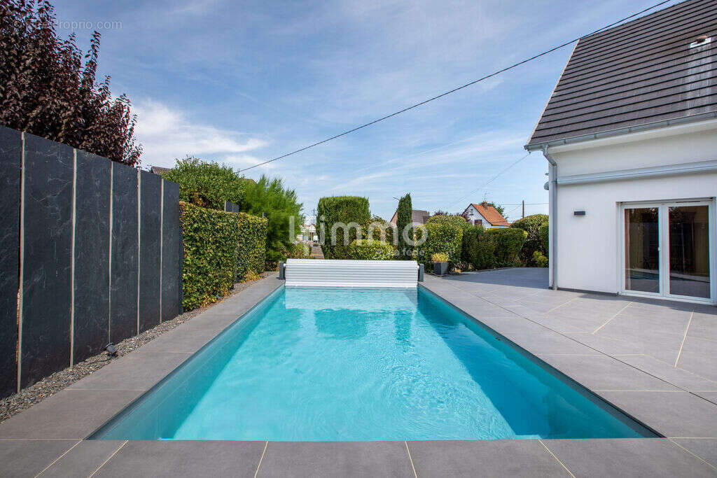 Villa avec piscine, parc paysager et prestations premium. Kembs - photo 7