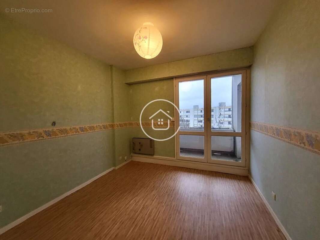 Appartement à LA CHAUSSEE-SAINT-VICTOR