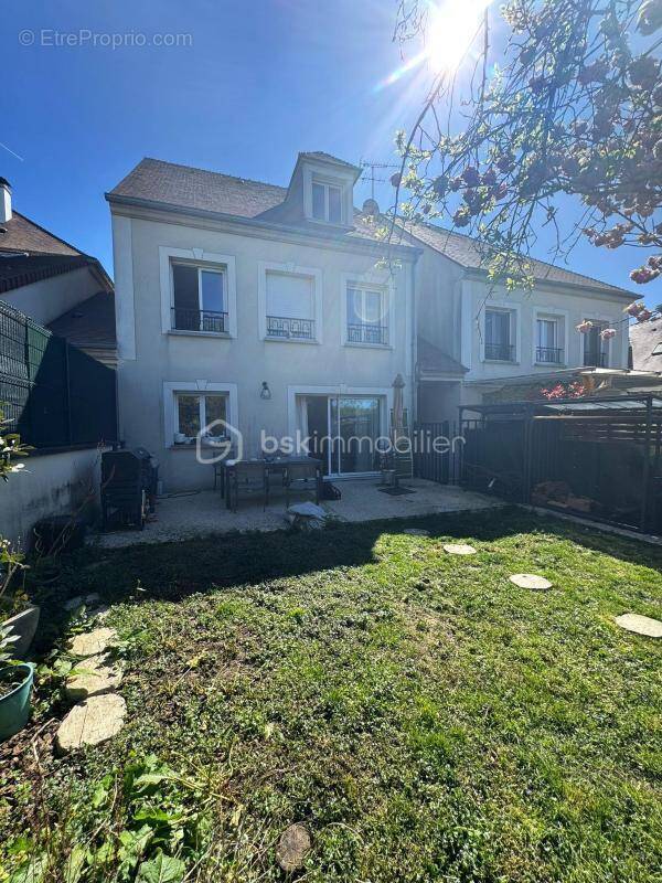 Maison à CHAMPS-SUR-MARNE