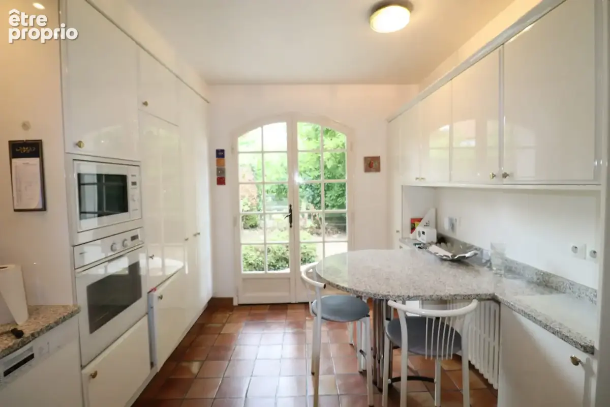 Maison 205 m² à Louveciennes  - photo 8