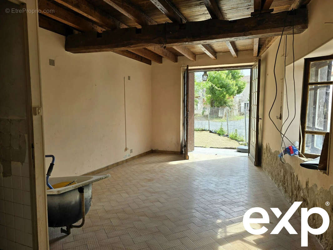 Maison à SAINT-PAUL-LIZONNE