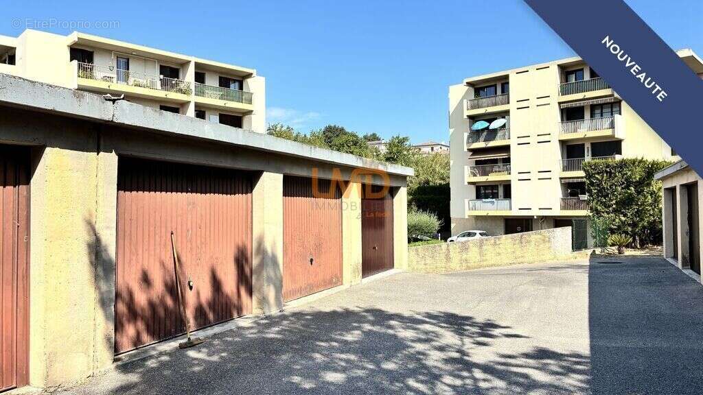 Croix Rouge - Garage de 18m2 - photo 2