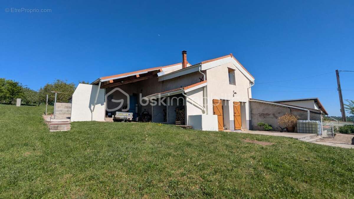Maison à POUILLY-LES-FEURS