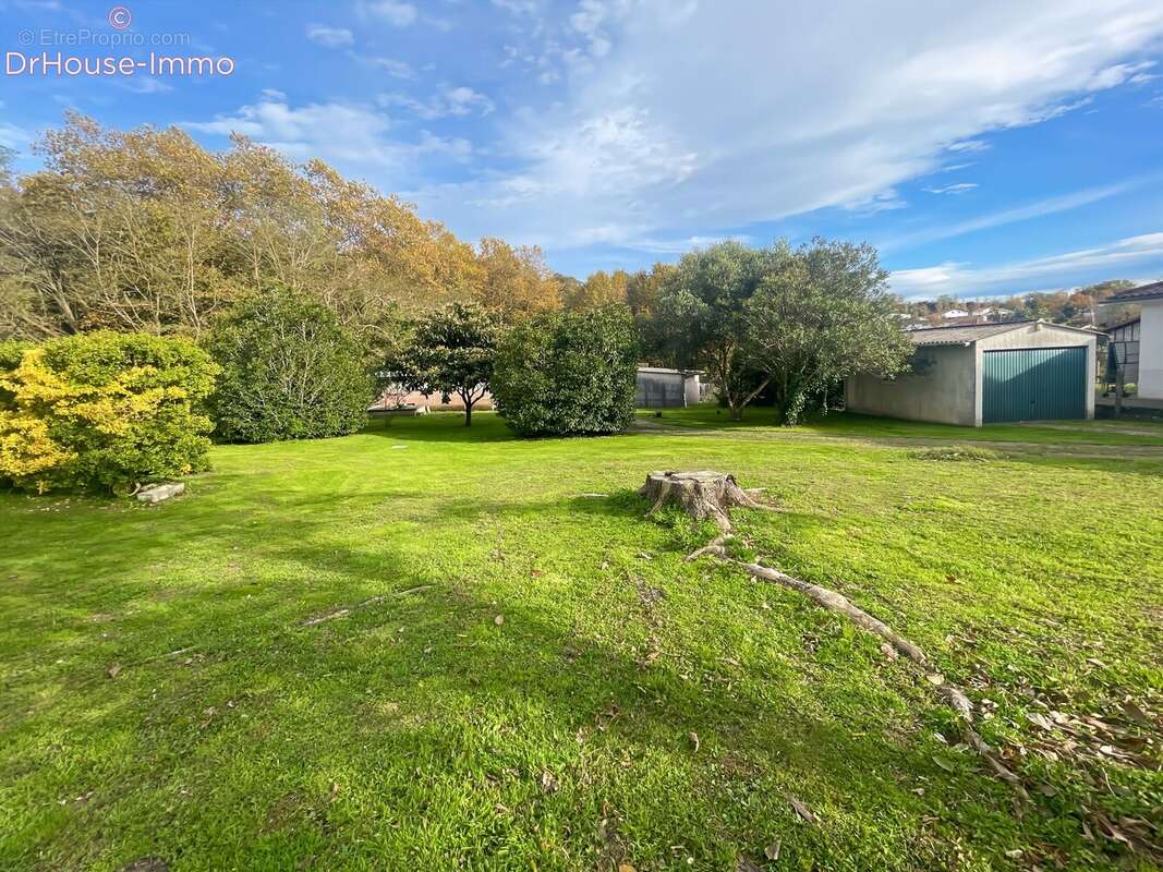 Terrain 1364 m² à Bayonne  - photo 2