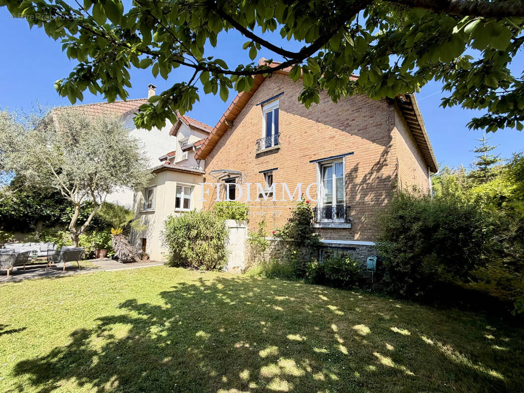 Maison à CHENNEVIERES-SUR-MARNE
