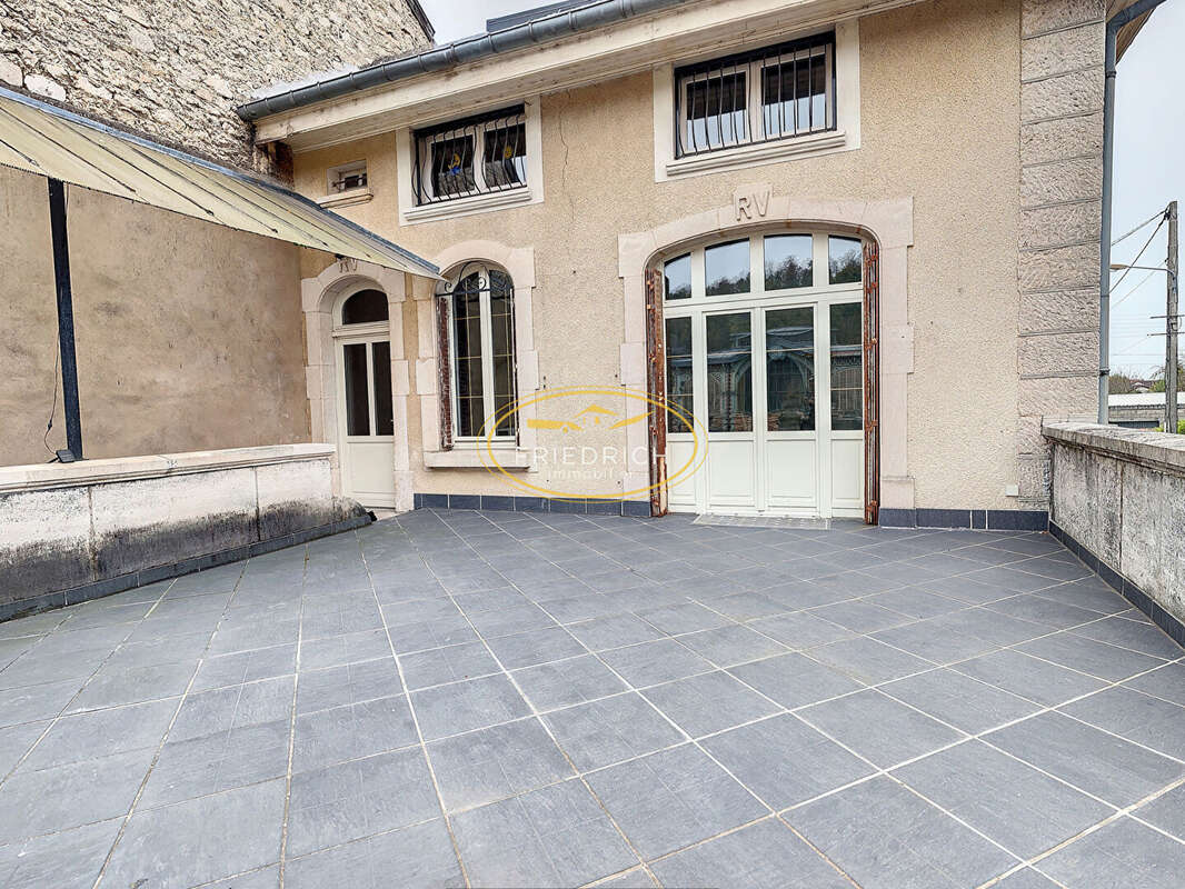 Belle maison de maitre - centre ville - photo 2