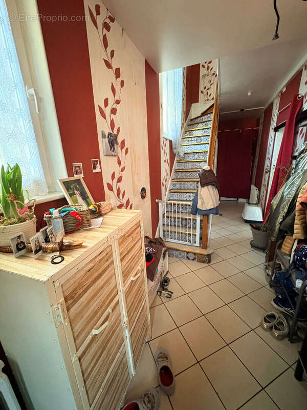 Maison à MOY-DE-L'AISNE