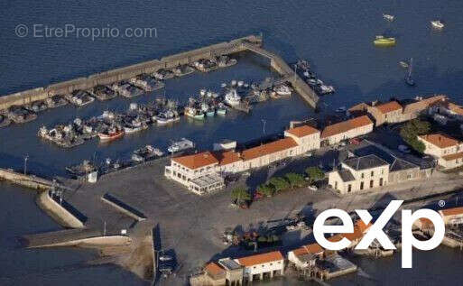 Autre à BOURCEFRANC-LE-CHAPUS
