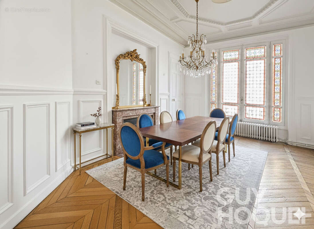 Appartement à VERSAILLES