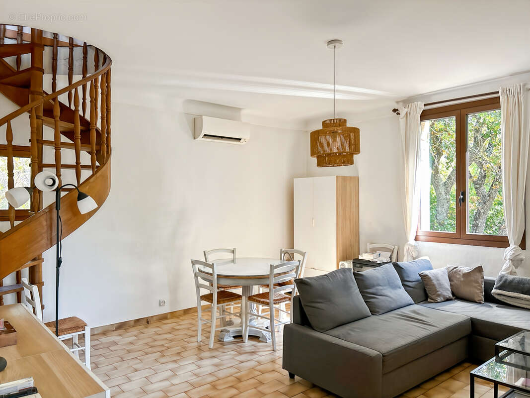 Maison à CABRIERES-D'AVIGNON