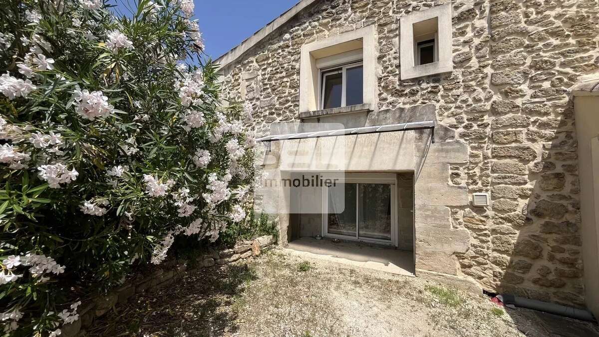 Maison à SUZE-LA-ROUSSE