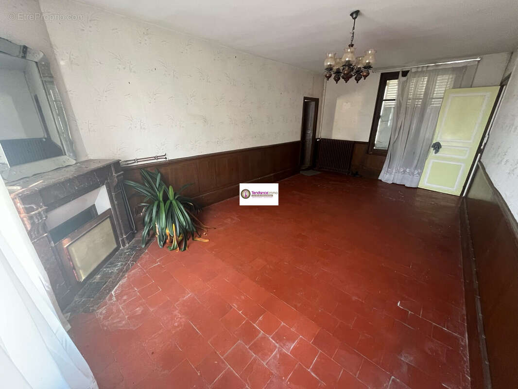 Maison à SAINTE-GAUBURGE-SAINTE-COLOMBE