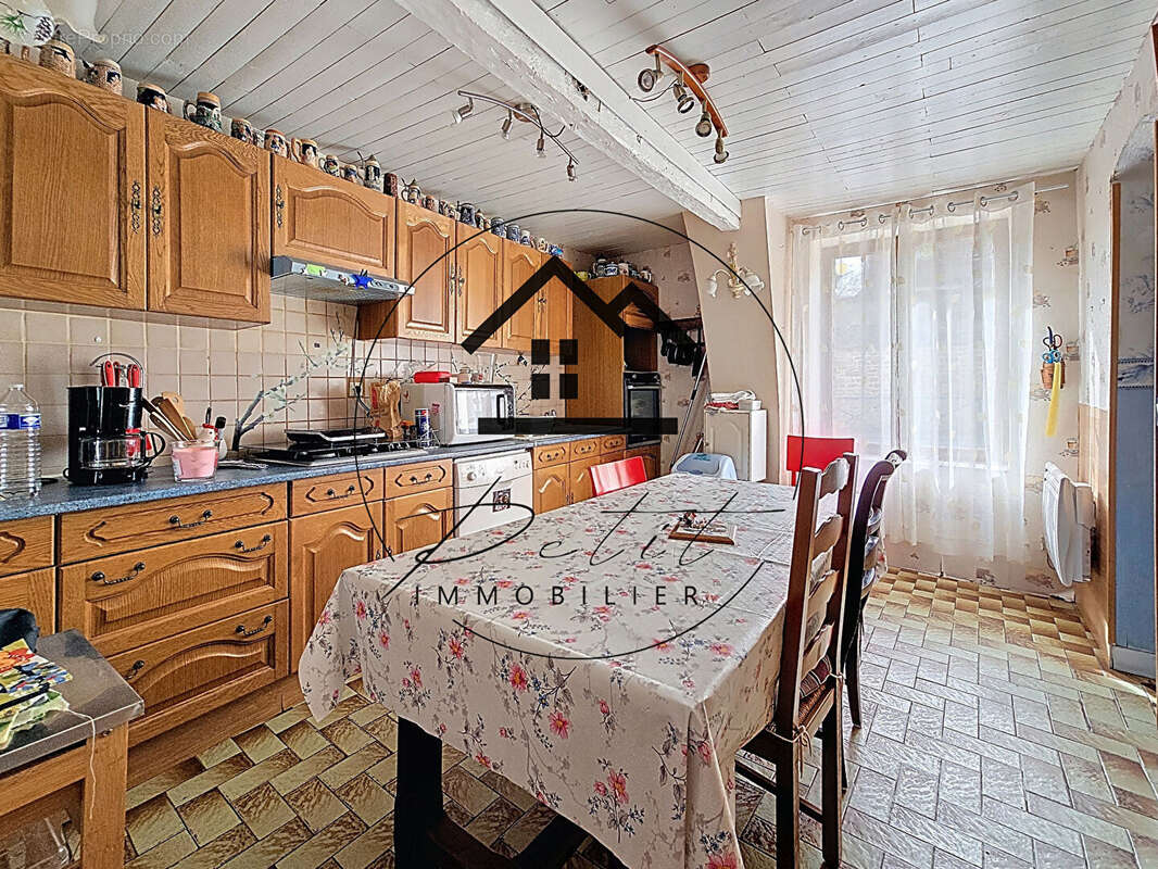 Maison à BALAGNY-SUR-THERAIN