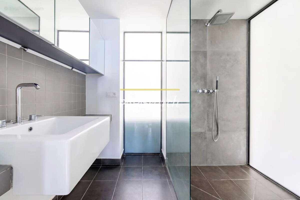 Appartement à PARIS-3E