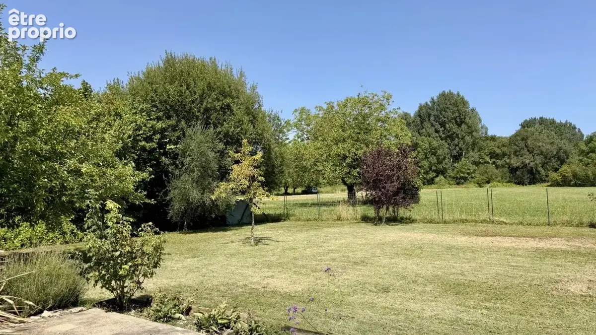 ? Maison charentaise rénovée à Aigre   146 m2   179 000 EUR FA - photo 2