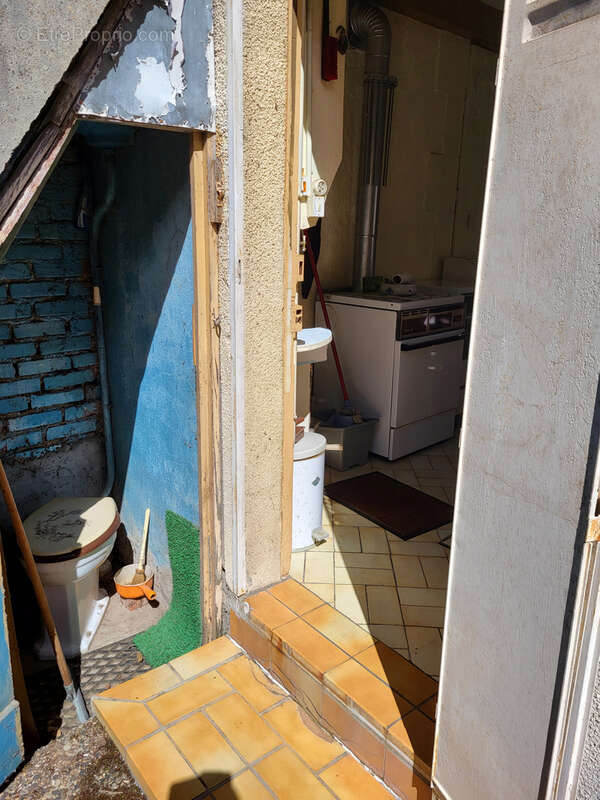 Maison de bourg avec cour. - photo 13